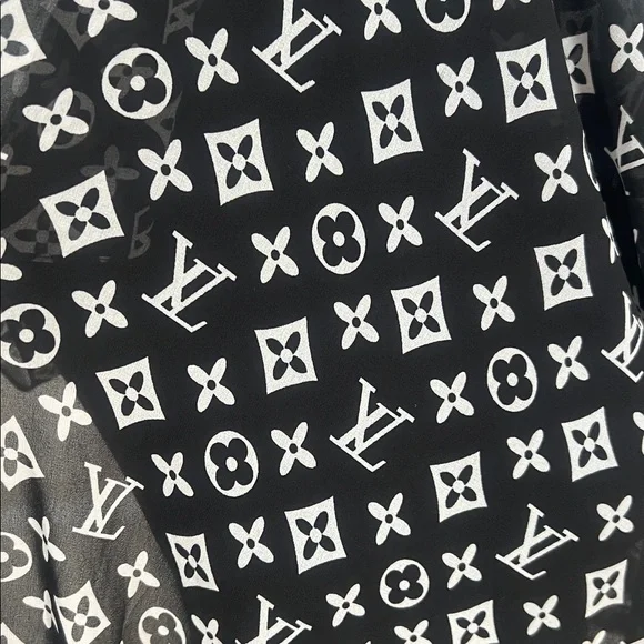 (( not authentic))NEW❤️LV Chiffon Shawl - Picture 17 of 17